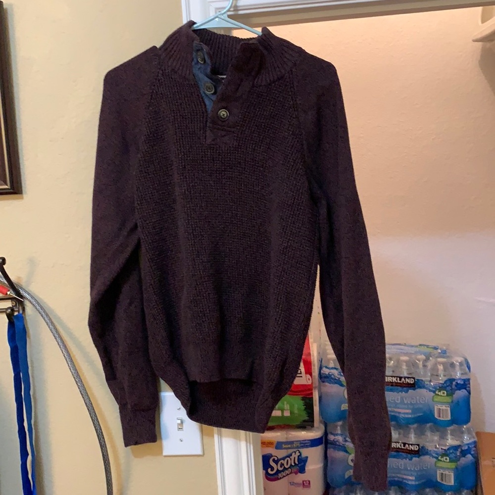Maroon sweater
